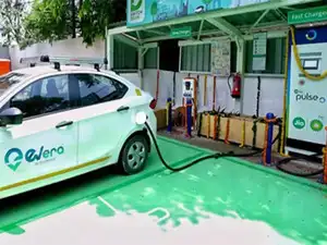 India’s EV charging infra grew 5 times in last 3 years, but still only 1 public charging station for every 235 EVs India’s EV charging infra grew 5 times in last 3 years, but still only 1 public charging station for every 235 EVs